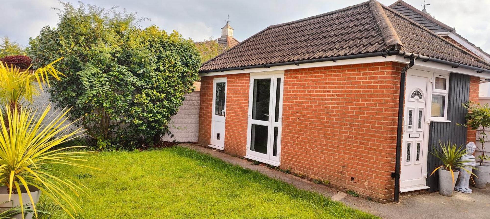 Cosy Bee And Apartment Bournemouth Exterior photo